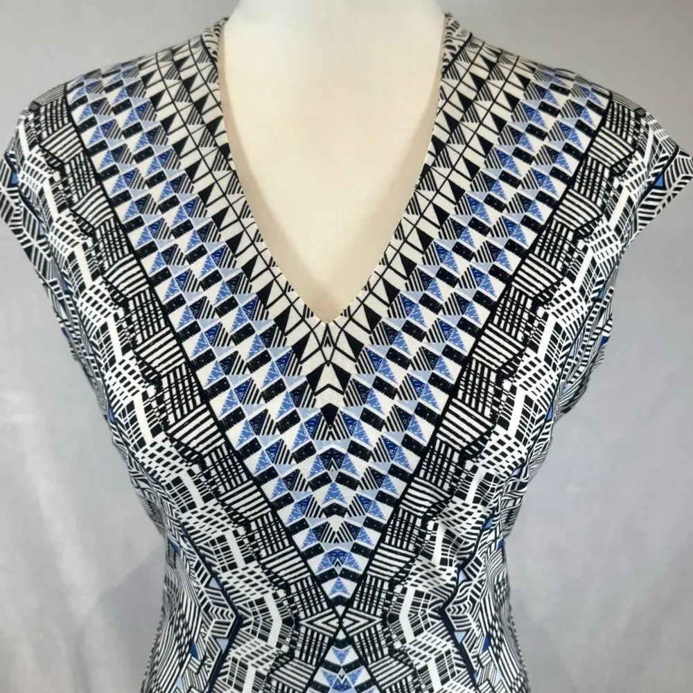 White House Black Market black white & blue geometric print sheath dress size 4